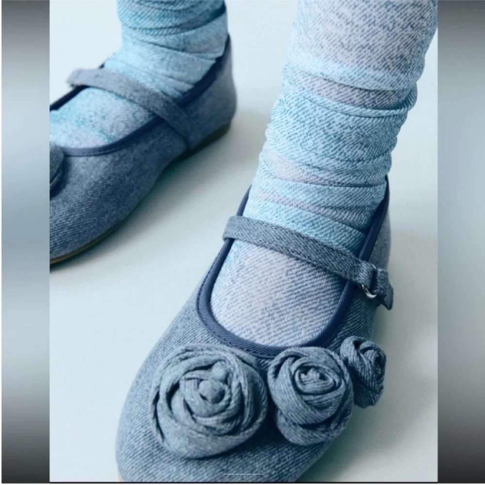 Zara kids,blue, floral denim Mary janes flats, size 7 (5.6 inches)